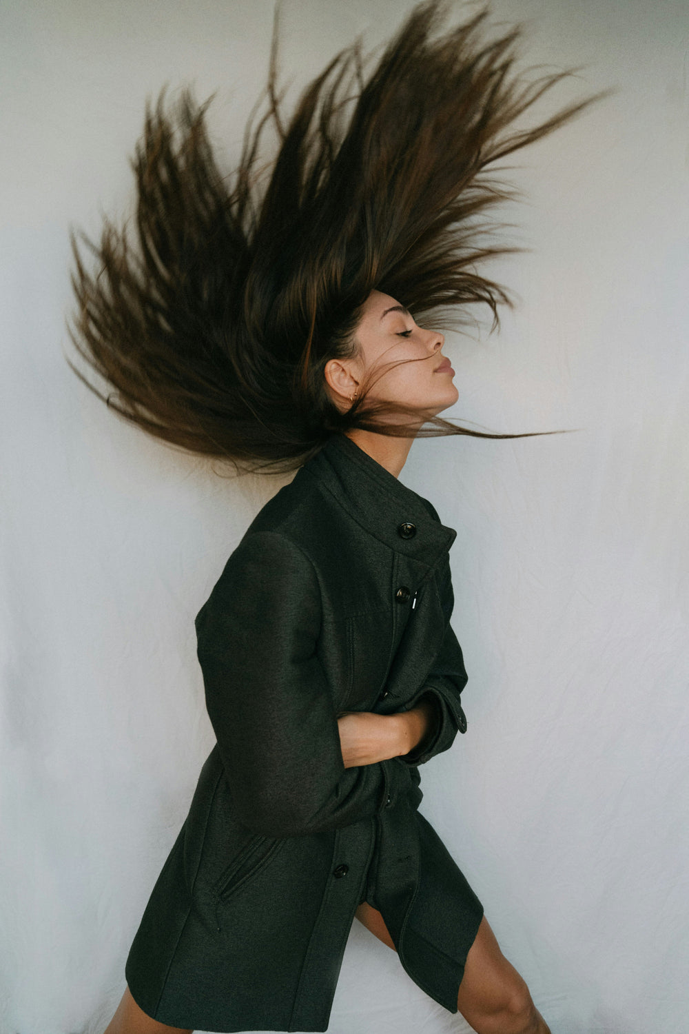 Is Voluminous Hair High Maintenance? What Big Hair Asks of You